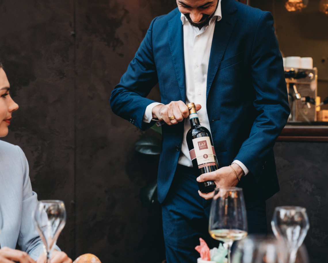 http://cellar%20restaurant%20service